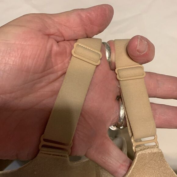 CACIQUE Size 38F underwire and lightly padded seamless bra. Color nude - Picture 3 of 6